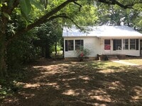 Building Photo - AVAILABLE NOW!