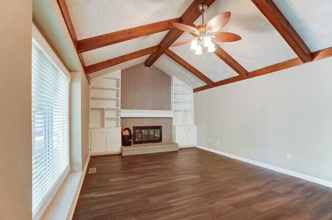 Building Photo - 5931 Spring Oak Ct