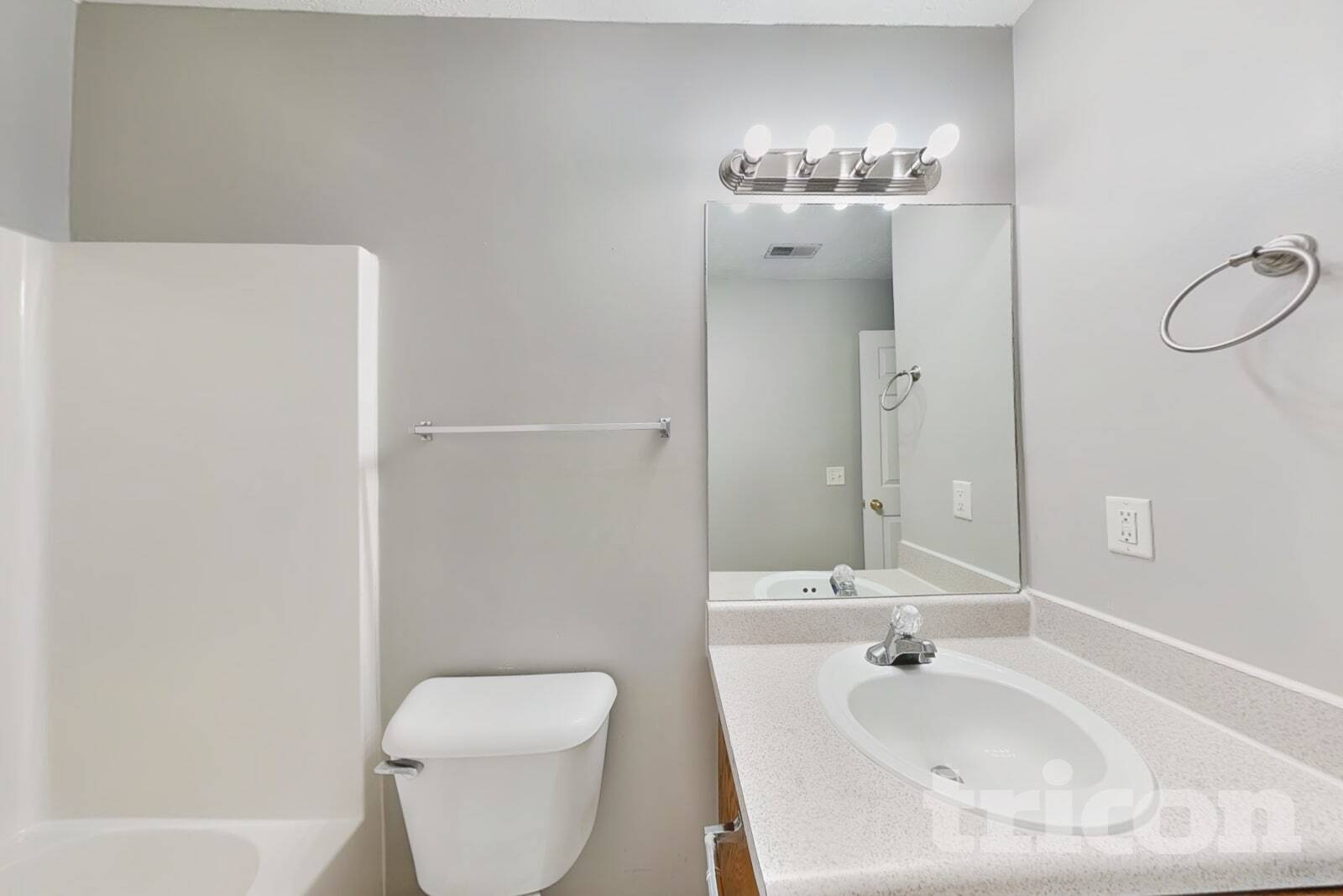 Building Photo - 8014 Lomond Dr