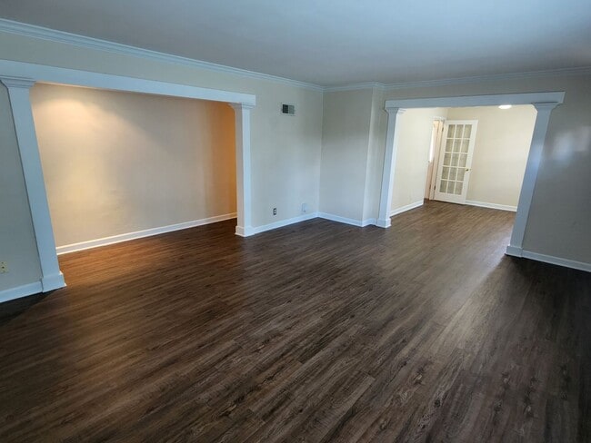 Building Photo - 3 bedroom Tosa ranch