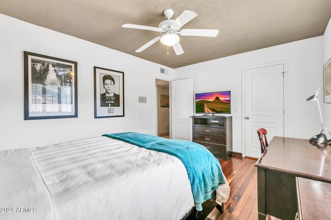 Building Photo - 8532 E San Bruno Dr