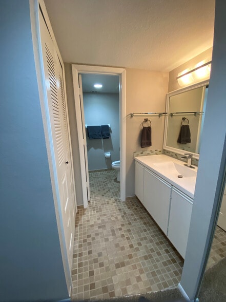 Building Photo - 1566 SE Royal Green Cir