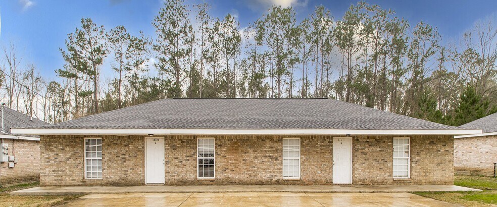 Building Photo - 12420 Jackson Dr