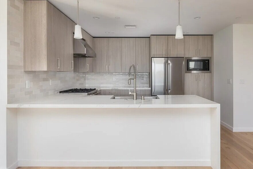 Building Photo - 617 Aviation Way