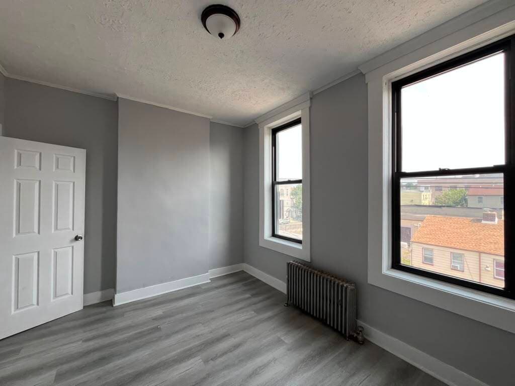 Building Photo - 186 Beacon Ave