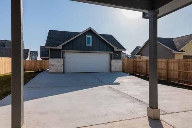 Building Photo - 1336 Linwood St