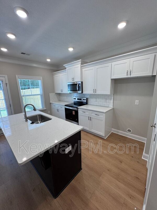 Building Photo - 3045 Venetian Dr