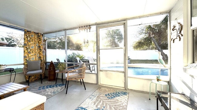 Building Photo - 1121 Clearwater Rd