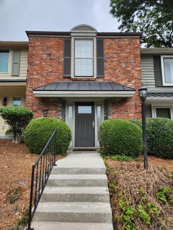 Building Photo - 1085 Holly Dr