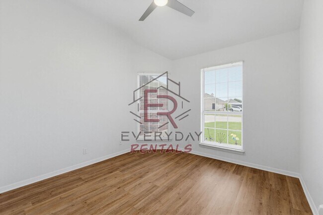 Building Photo - Beautifully renovated 5 Bedroom Home in Harker Heights!