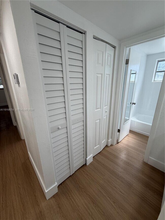 Building Photo - 1927 NW 20th Ave