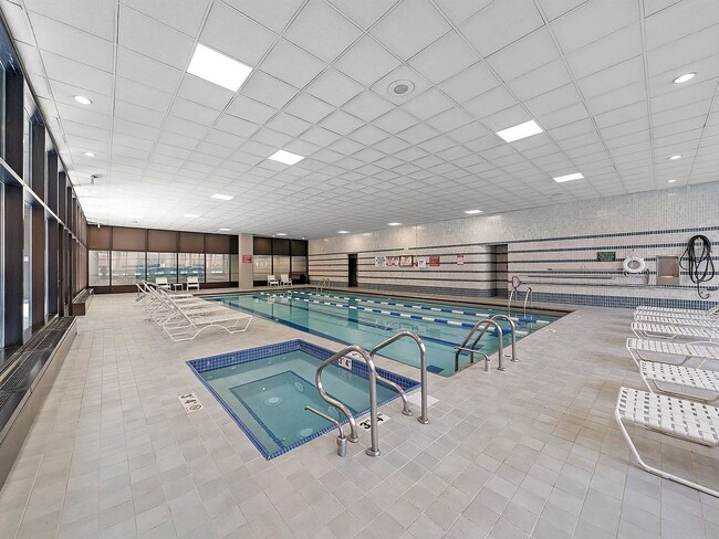 Building Photo - 211 E Ohio St