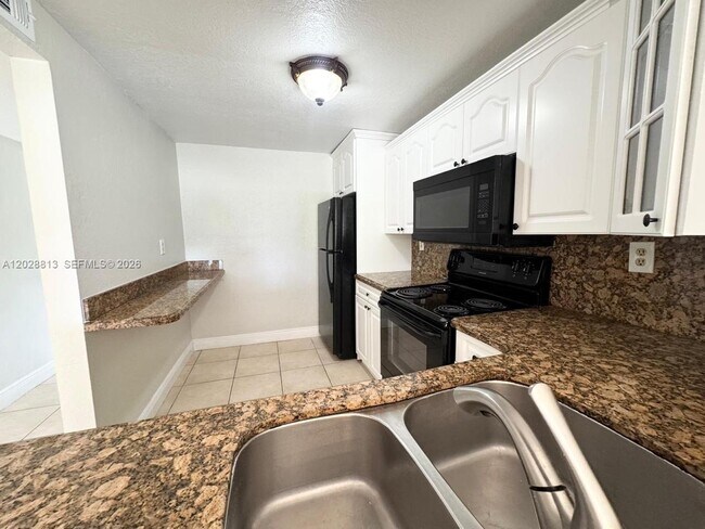 Building Photo - 8600 SW 109th Ave