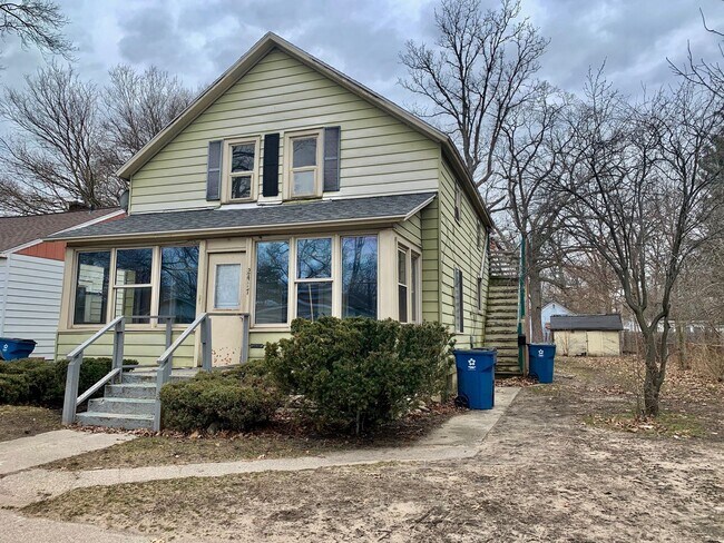 Building Photo - 2417 Reynolds St