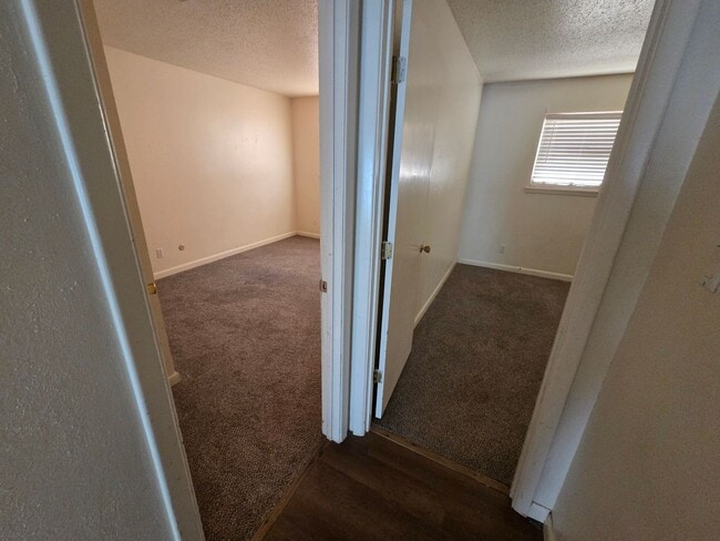 Building Photo - Adorable 3 Bed/2 Bath Paseo Village Townhome