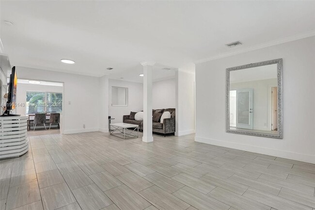 Building Photo - 701 NE 8th St