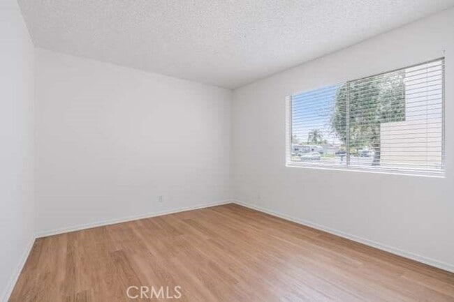 Building Photo - 6575 Cleomoore Ave