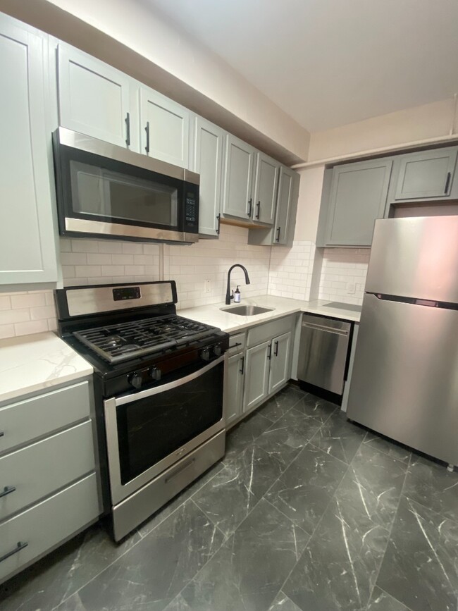 Building Photo - 5616 Pershing Ave