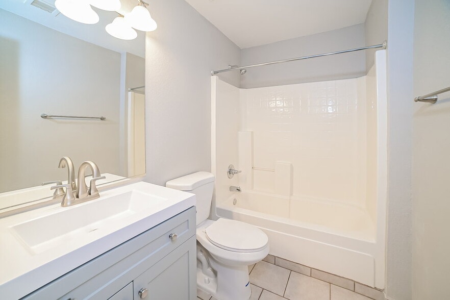 Building Photo - 7929 W Caron Dr