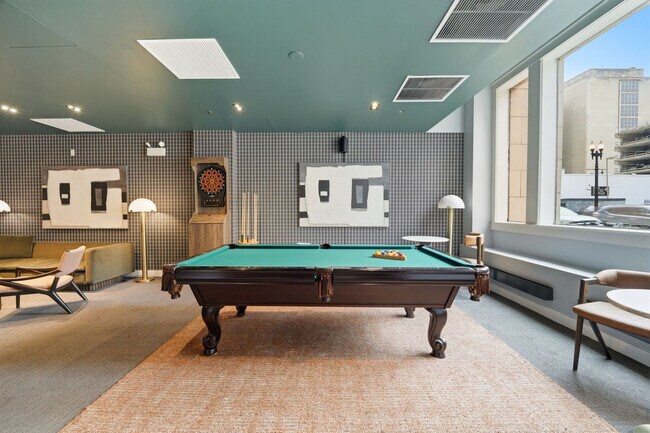 Building Photo - 417 S Dearborn St