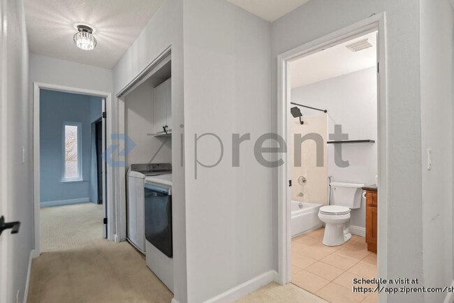 Building Photo - 567 Blue Jay Dr