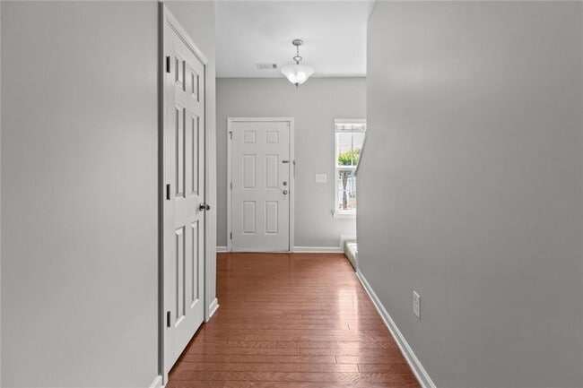 Building Photo - 5612 Moresby Ct