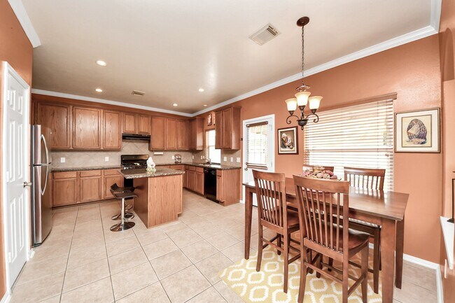Building Photo - 8614 Riverbend Canyon Ln