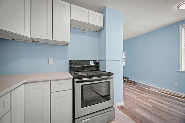 Building Photo - 1723 E 23rd St