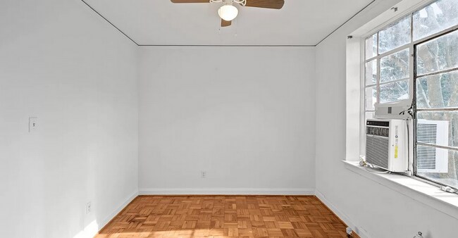 Building Photo - 1121 Myrtle Ave