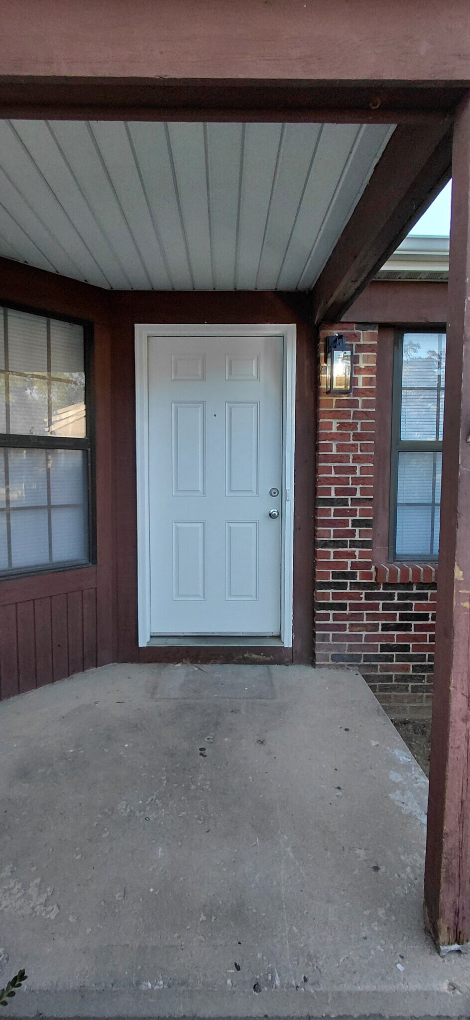 Building Photo - 2502 Thimbleberry Rd