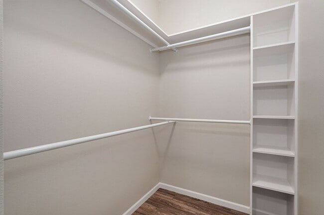 Building Photo - 307 S Florence Ave