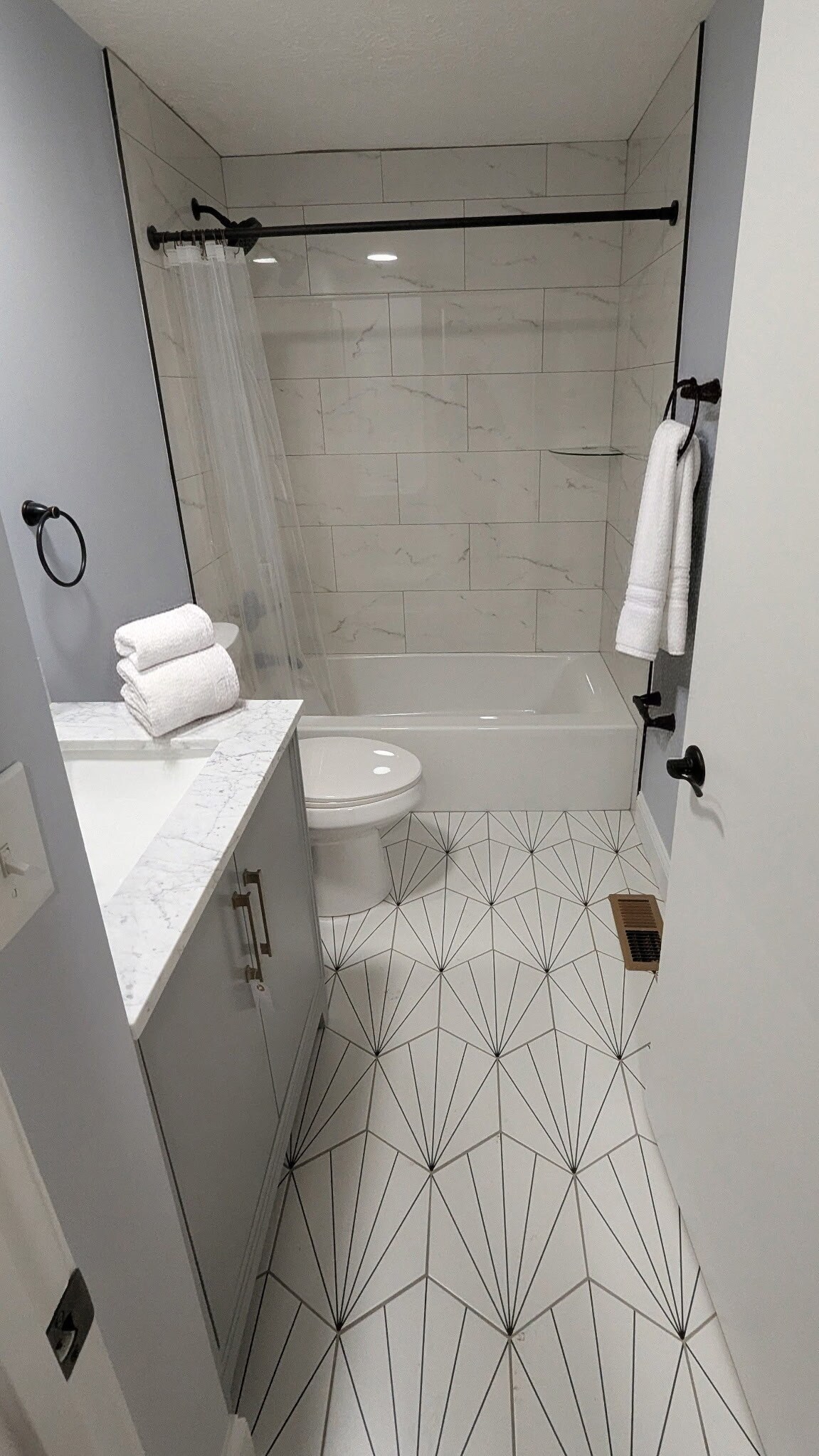 Building Photo - 5317 Shiloh Dr