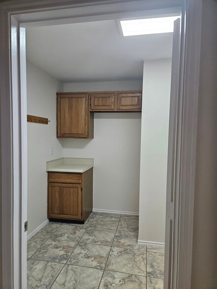 Loundry room - 580 Parkway Blvd