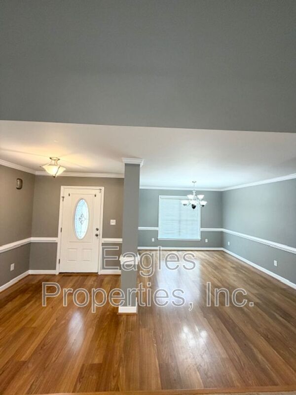 Building Photo - 200 Myrna Dr