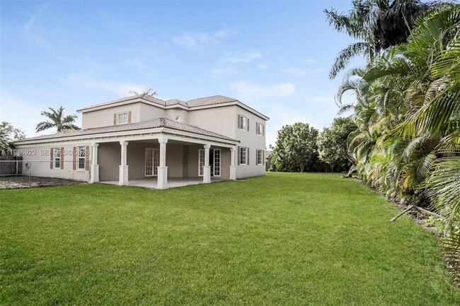 Building Photo - 32152 SW 204th Ct