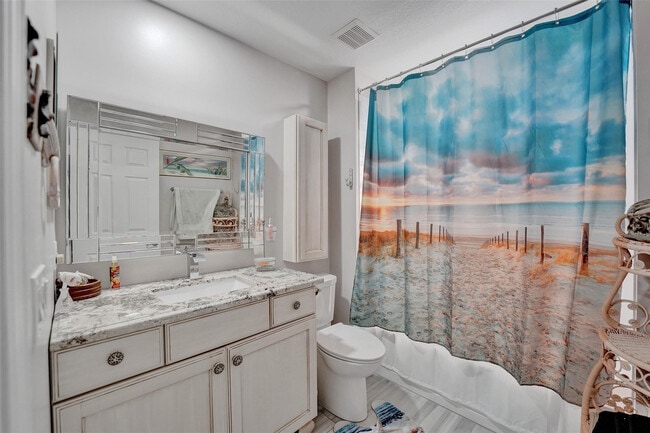 Building Photo - 617 SW 2nd Dr