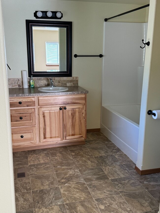 Building Photo - Rathbun Double