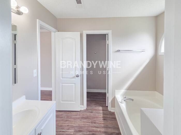 Building Photo - 1139 Commons Ct