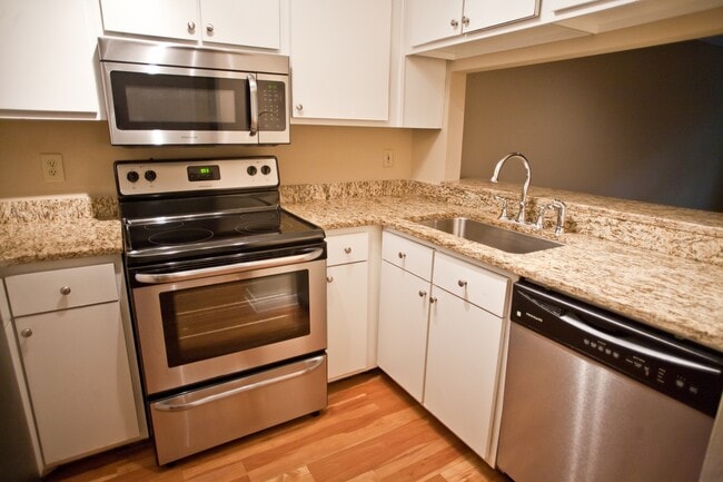 Building Photo - Live at Mill Creek in style!