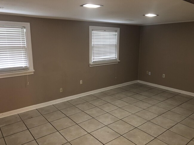 Building Photo - 2516 Hermitage Way