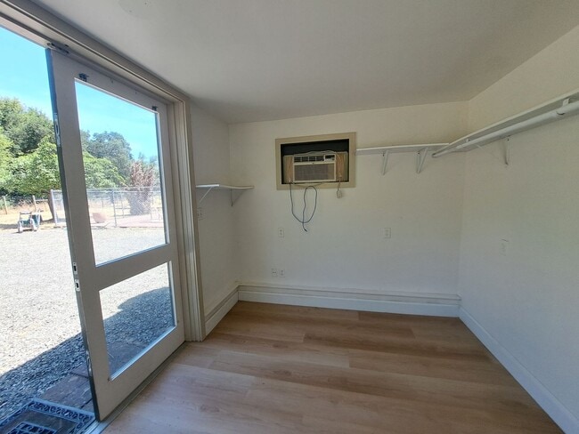 Building Photo - Living that Country Life in Napa - Close t...