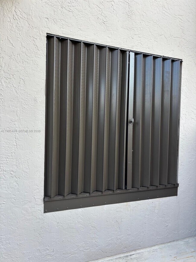 Building Photo - 201 Crandon Blvd