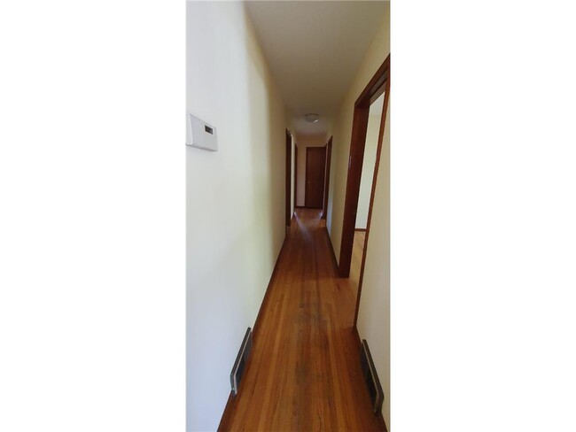 Building Photo - 4905 W 84th St