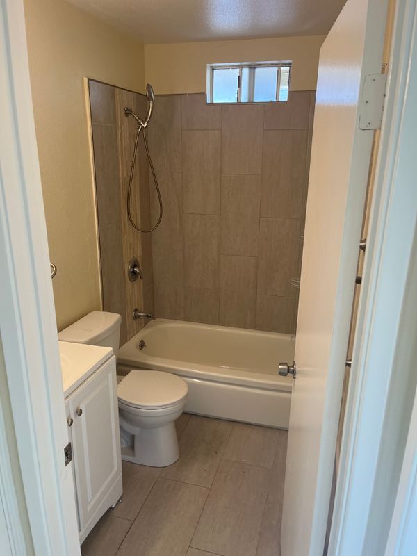 Building Photo - 1521 Camden Ct