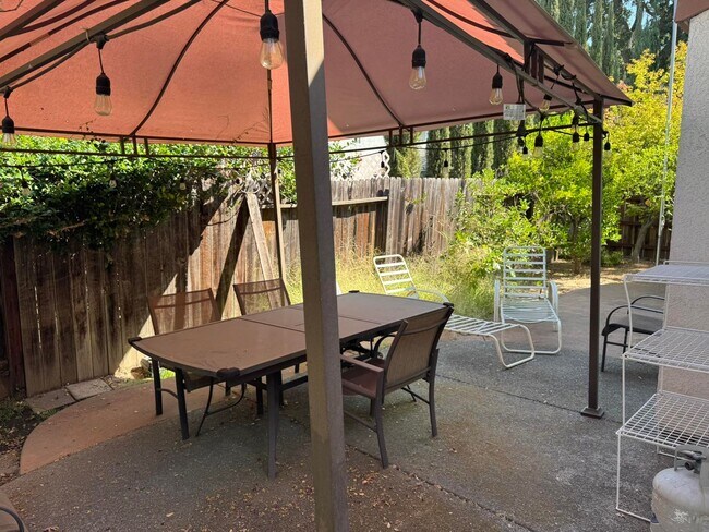 Building Photo - Home for Rent in Carmichael, CA