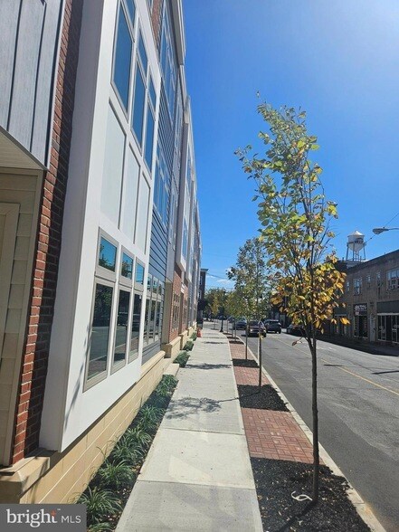 Building Photo - 200 Hamilton Ave