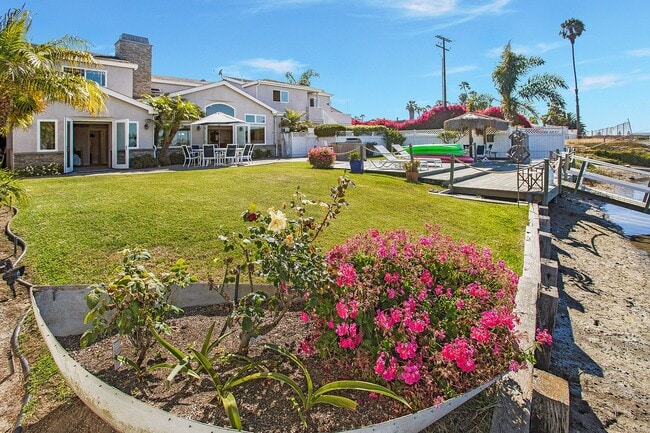 Building Photo - 218 Highland St