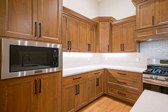 Building Photo - 3Bd/2Ba Single Story Home - Available Soon!