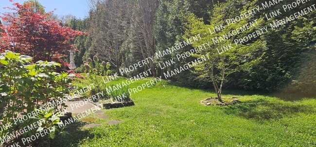 Building Photo - Coming Soon!  Almost 1800 sf Townhome in Hixson