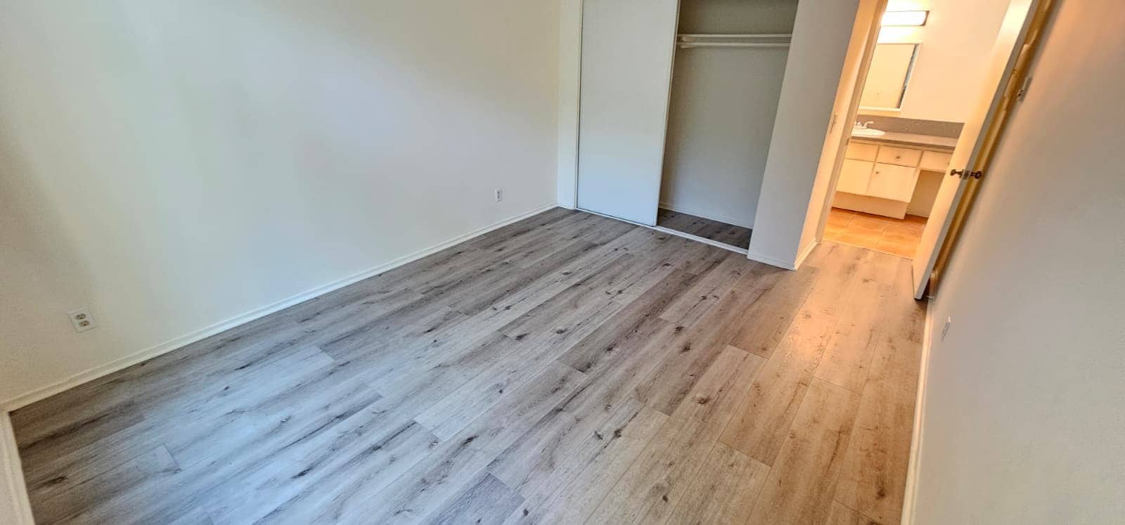 Building Photo - 206 N Beverly Park